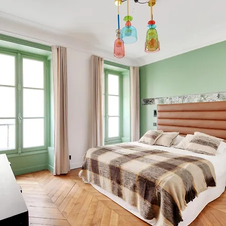 Parisian Luxury & Charm - St Germain Apartment *